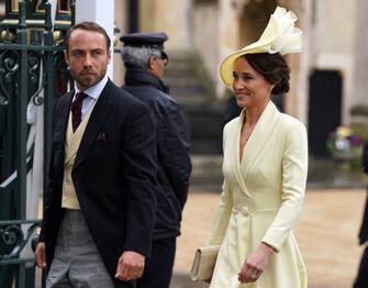 LONDON, ENGLAND - MAY 06: Pippa and James Middleton, siblings of Catherine, Princess of Wales arrive at the Coronation of King Charles III and Queen Camilla on May 6, 2023 in London, England. The Coronation of Charles III and his wife, Camilla, as King and Queen of the United Kingdom of Great Britain and Northern Ireland, and the other Commonwealth realms takes place at Westminster Abbey today. Charles acceded to the throne on 8 September 2022, upon the death of his mother, Elizabeth II. (Photo by Andrew Milligan - WPA Pool/Getty Images)