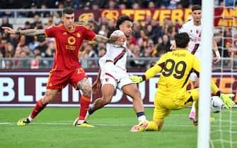 Bologna's Joshua Zirkzee (C) scores the 0-2 goal during the Italian Serie A soccer match between AS Roma and Bologna FC 1909 at the Olimpico stadium in Rome, Italy, 22 April 2024.  ANSA/ETTORE FERRARI




