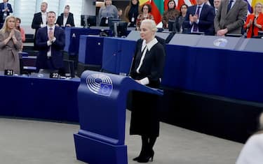 epa11186273 Yulia Navalnaya, widow of the late Russian dissident Alexei Navalny, speaks at the European Parliament in Strasbourg, France, 28 February 2024. The EU Parliament's session runs from 26 till 29 February 2024.  EPA/RONALD WITTEK