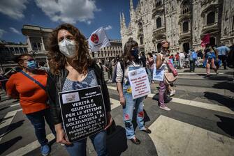 Manifestazione in piazza Duomo contro la giunta Fontana della Regione Lombardia per la gestione della sanità durante l’emergenza coronavirus Covid-19