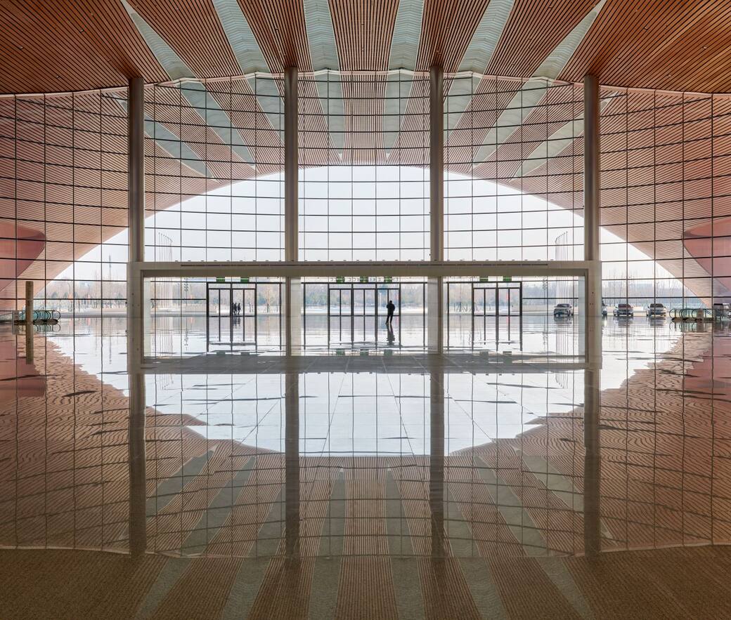 Zaha Hadid Architects, Capital International Exhibition & Convention Center (CIECC) a Beijing. Photo Virgile Simon Bertrand