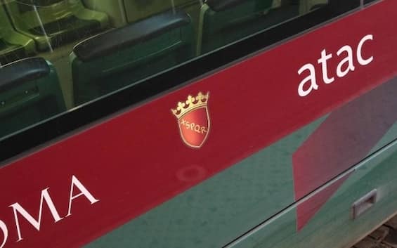 Roma, Atac: 2 tratte metro B momentaneamente sostituite da bus: disagi in giorno del Pride
