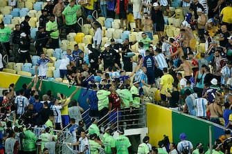 RIO DE JANEIRO, BRAZIL - NOVEMBER 21: Fans clash with police officers prior FIFA World Cup 2026 Qualifier match between Brazil and Argentina at Maracana Stadium on November 21, 2023 in Rio de Janeiro, Brazil. (Photo by Satiro SodrÃ©/Eurasia Sport Images/Getty Images)