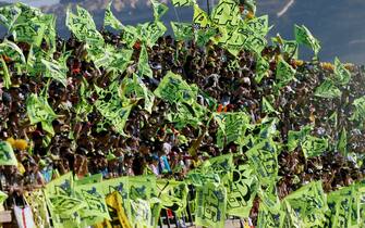 Tifosi di Valentino Rossi sugli spalti del circuito di Valencia