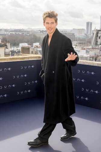 PARIS, FRANCE - FEBRUARY 12: Austin Butler attends the "Dune 2" Photocall at Shangri La Hotel on February 12, 2024 in Paris, France. (Photo by Marc Piasecki/Getty Images)