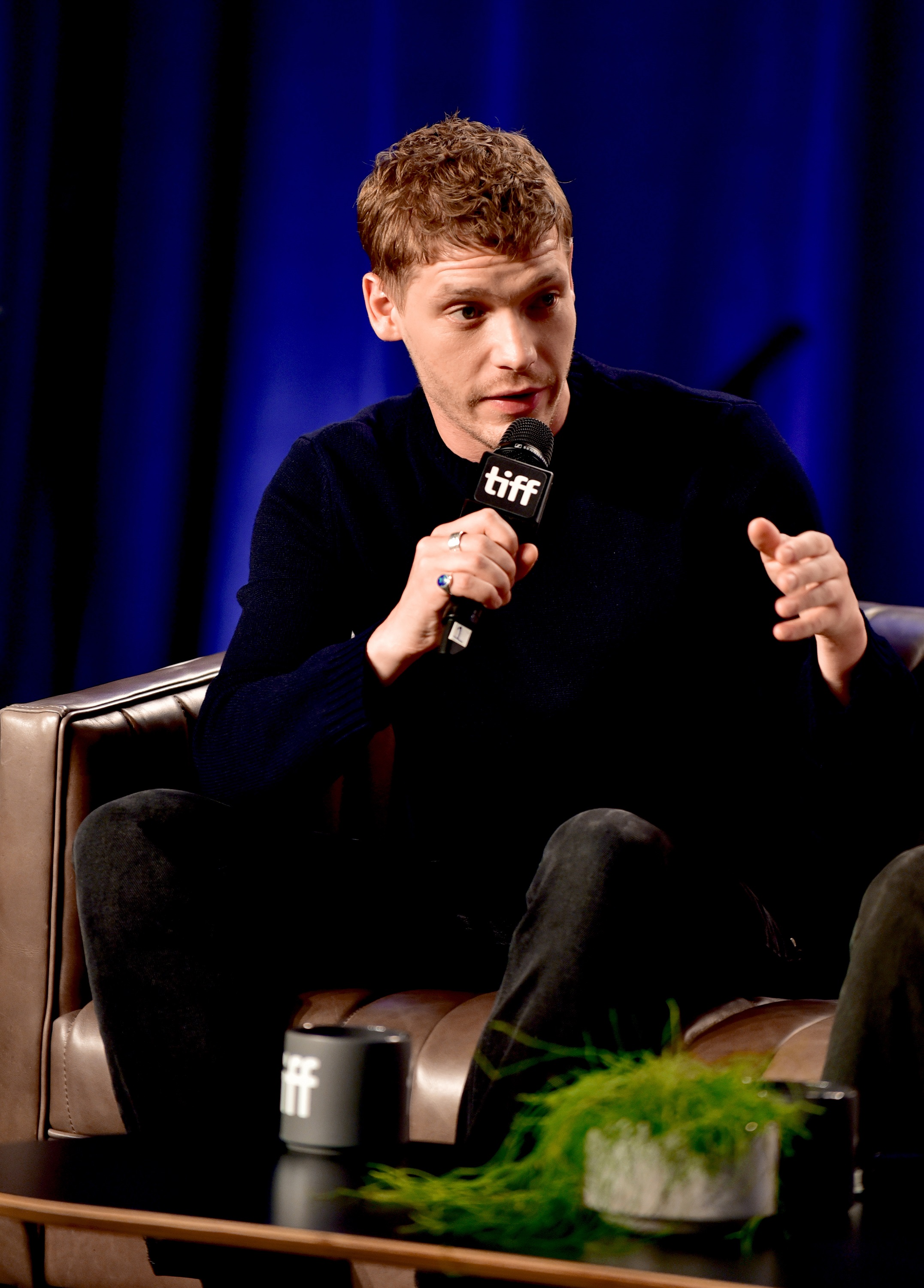 MotherFatherSon, le foto più belle di Billy Howle, che nella serie tv ...