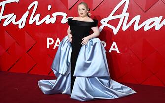 05-fashion-awards-2024-red-carpet-look-ipa - 1