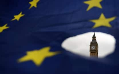 Brexit, il governo prepara la legge per una "transizione soft"