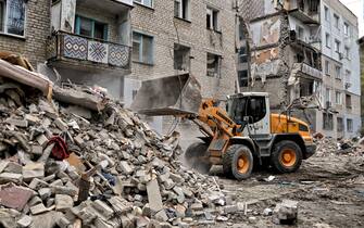 Mykolaiv, Ukraine - November 11, 2022 - Russian aggressors launched missile strikes on one of the residential areas of Mykolaiv: a five-storey building was destroyed, there are dead and wounded, Mykolayiv, southern Ukraine. Photo by Nina Lyashonok/Ukrinform/ABACAPRESS.COM