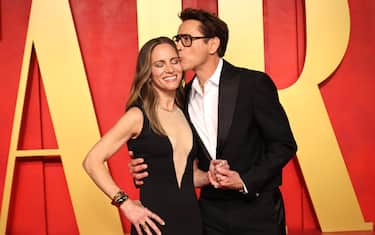 BEVERLY HILLS, CALIFORNIA - MARCH 10: (L-R) Robert Downey Jr. and Susan Downey attend the 2024 Vanity Fair Oscar Party Hosted By Radhika Jones at Wallis Annenberg Center for the Performing Arts on March 10, 2024 in Beverly Hills, California. (Photo by Amy Sussman/Getty Images)