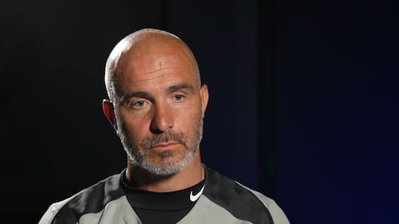 https://static.sky.it/editorialimages/5b1c5fb21e05215b12a29dbfcca7eb77048cc23a/skysport/it/calcio/premier-league/video/2025/08/08/1028212_1754671903737_thumb_494.0000001_1754672300908.jpg?im=Resize,width=565