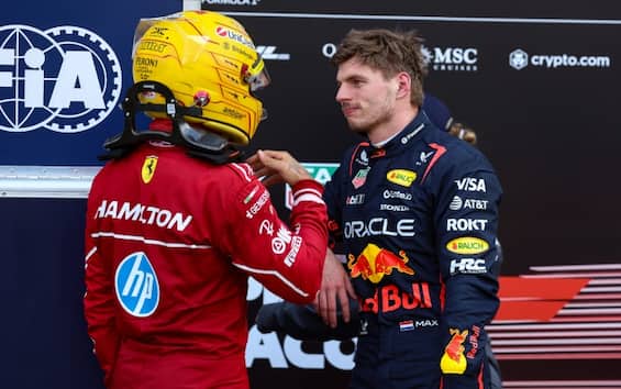 https://static.sky.it/editorialimages/5b593aeeb7a2d9f6094dee4a01dc765e021e4ceb/skysport/it/motori/formula-1/video/2025/09/05/ferrari-verstappen-futuro-gp-monza-news-1033813/hamilton_verstappen_ferrari_ipa_ok.jpg?im=Resize,width=565