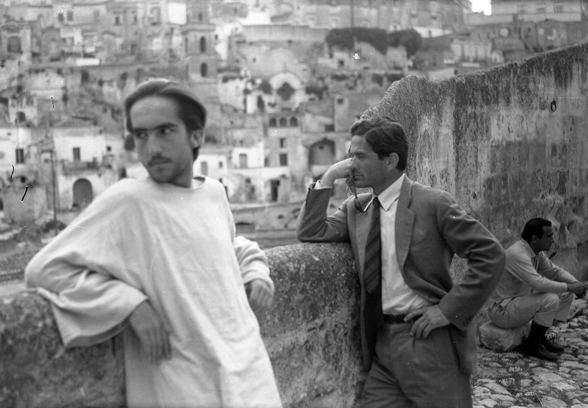 NOTARANGELO-P.P.Pasolini-e-E.Irazoqui-set-de-Il-Vangelo-secondo-Matteo.jpg