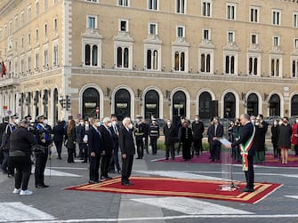 Mattarella all altare della patria