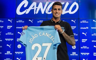 7) JOAO CANCELO