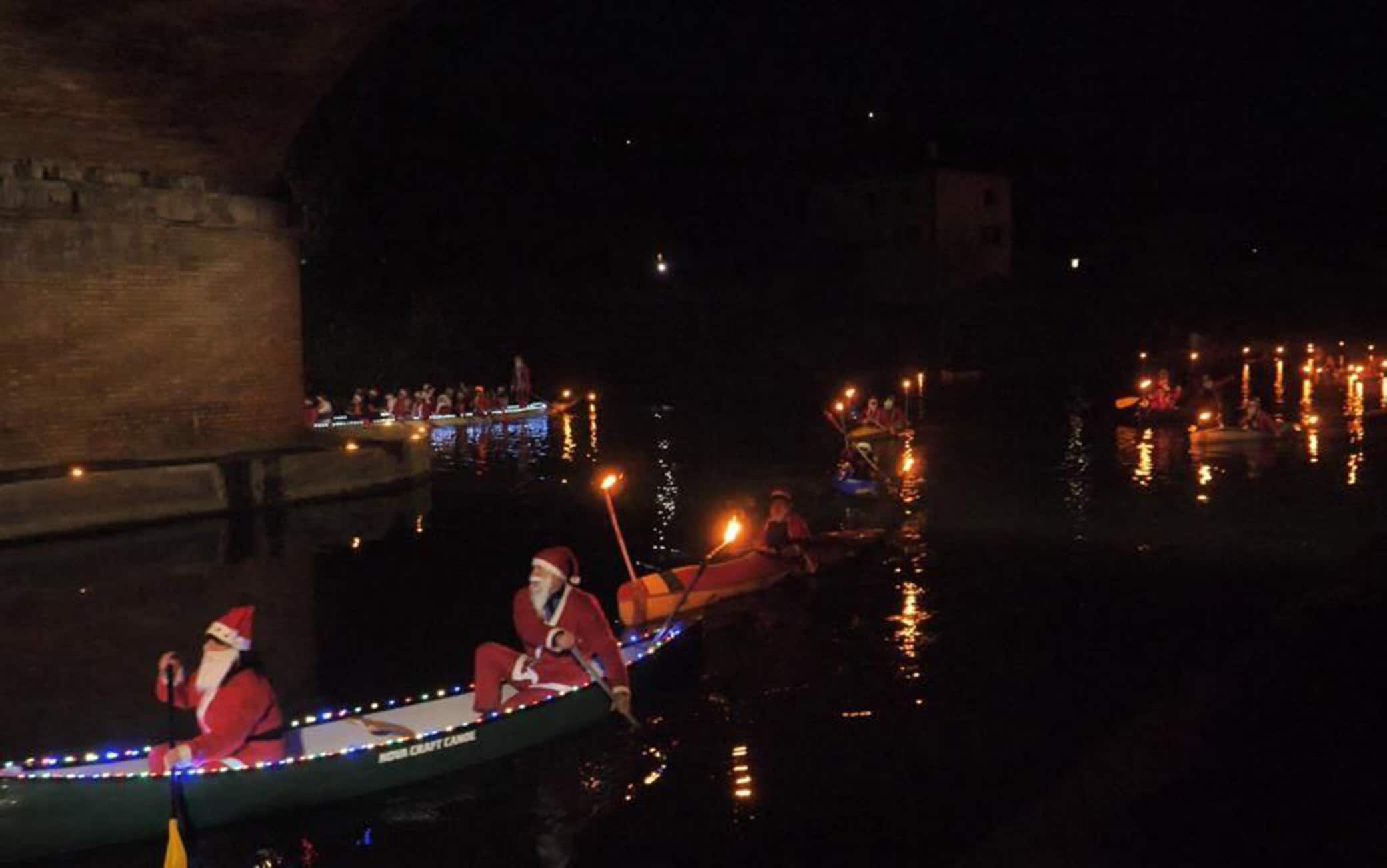 Babbo natale in canoa