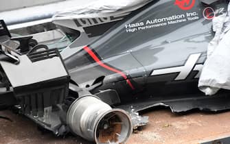 The crashed car of Romain Grosjean (FRA) Haas VF-17 is recovered in FP2 at Formula One World Championship, Rd15, Malaysian Grand Prix, Practice, Sepang, Malaysia, Friday 29 September 2017.