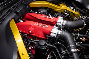 Il motore V8 biturbo