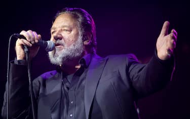 KARLOVY VARY, CZECH REPUBLIC - JUNE 30: Russell Crowe performs with his band Indoor Garden Party during the "Firebrand" Premiere & Opening Ceremony for the 57th Karlovy Vary International Film Festival on June 30, 2023 in Karlovy Vary, Czech Republic. (Photo by Gabriel Kuchta/Getty Images)