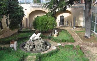 Palazzo e giardino Caffarelli in Campidoglio, inserito nel dossier che il sindaco di Roma, Ignazio Marino, ha fatto realizzare per la ricerca di 'sponsor' privati, mecenati e filantropi che vogliano contribuire al 'salvataggio' dei tesori della Capitale. Roma, 27 marzo 2014. ANSA/ US COMUNE DI ROMA +++ NO SALES - EDITORIAL USE ONLY +++