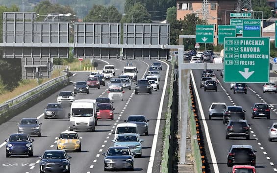 traffico weekend da bollino rosso per rientri ma c 232 anche chi va in vacanza a settembre