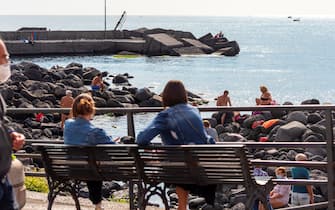 Mare e spiagge, i catanesi approfittano di una giornata primaverile