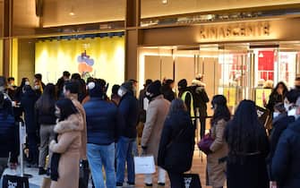 Folla nei negozi e nelle vie del centro città nel primo week.end di saldi invernali, Torino, 9 gennaio 2020 ANSA/ ALESSANDRO DI MARCO