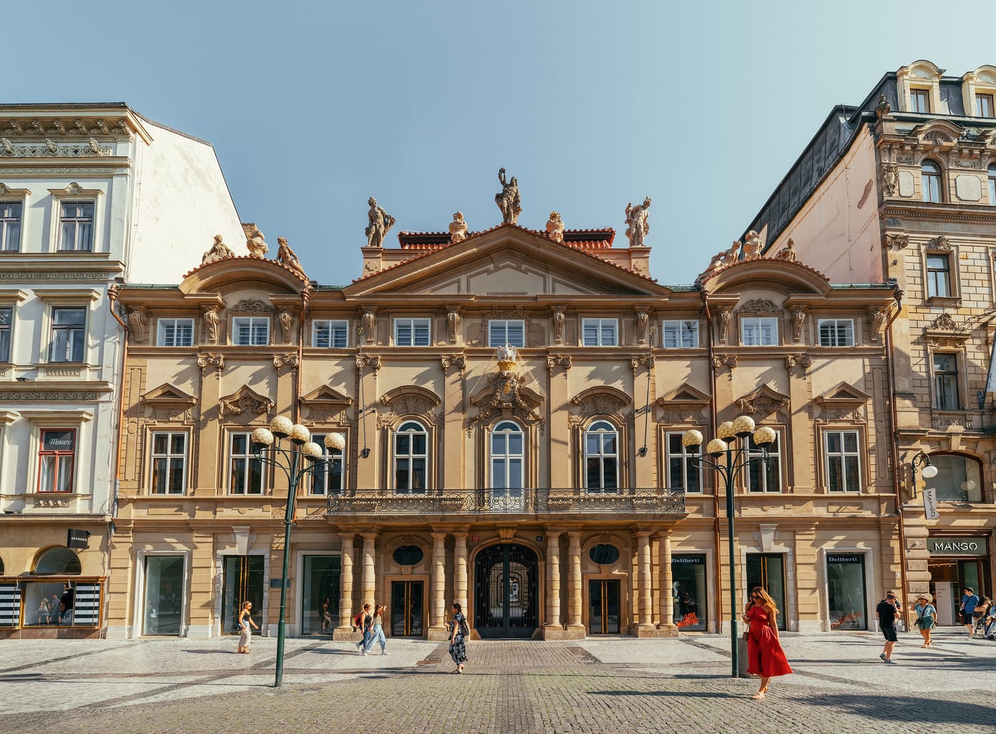 Savarin Palace. Na Příkopě Street Prague © Crestyl