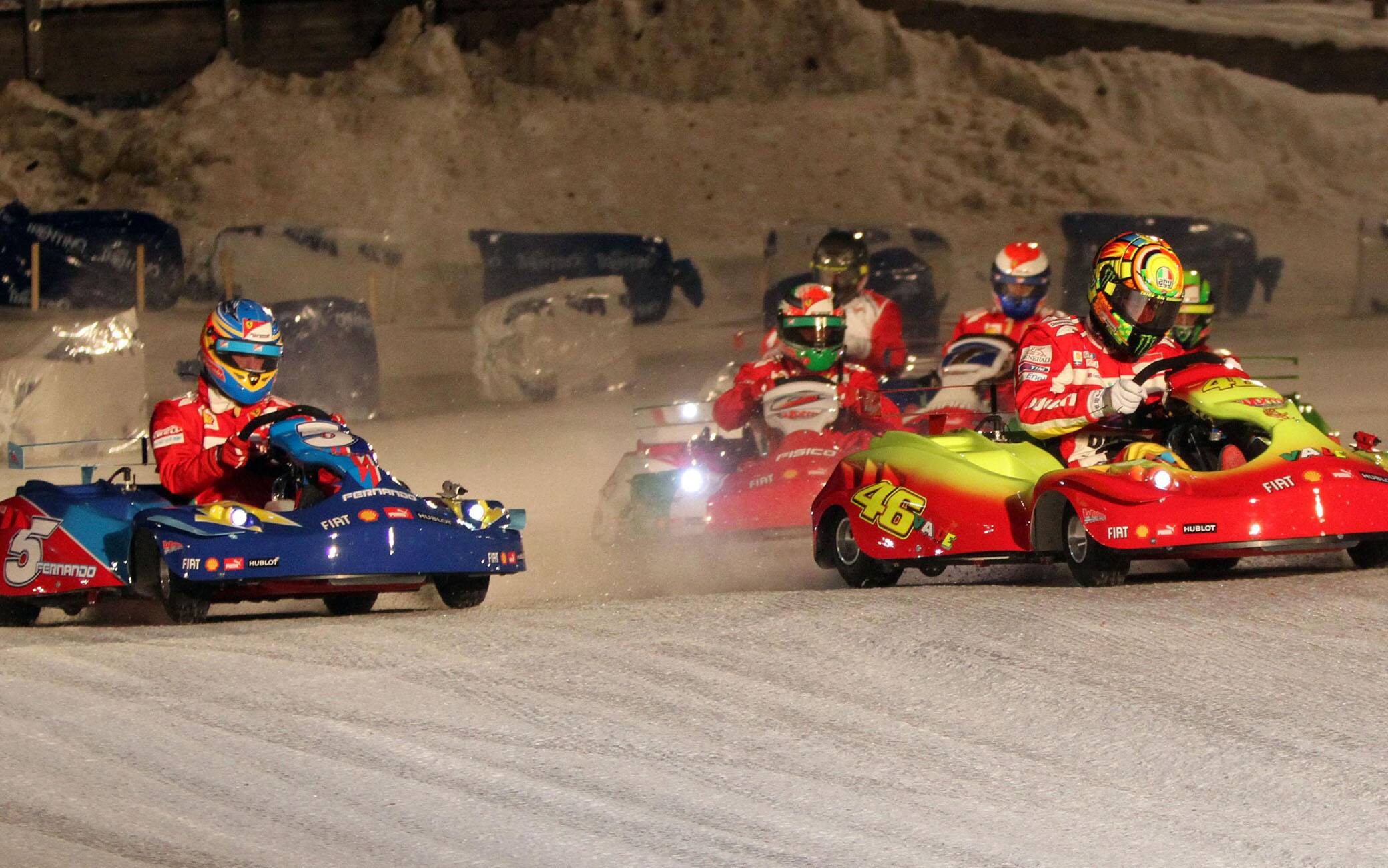 Alonso e Rossi impegnati in una gara di kart nel 2011 (Ansa) Ducati driver Valentino Rossi and his Ferrari's colleague Fernando Alonso, during the go kart race on ice ''Wrooom, F1 and MotoGP Press Ski Meeting'', Ducati and Ferrari's annual media gathering in Madonna di Campiglio, Italy, January 13, 2012.
MATTEO BAZZI / ANSA