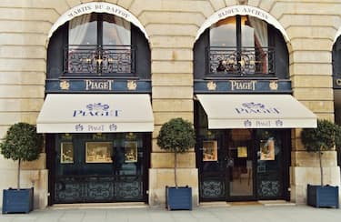 (GERMANY OUT)   Eingang der Filiale des Juweliers "Piaget" am Place Vendome in Paris

- 2002   (Photo by XAMAX\ullstein bild via Getty Images)
