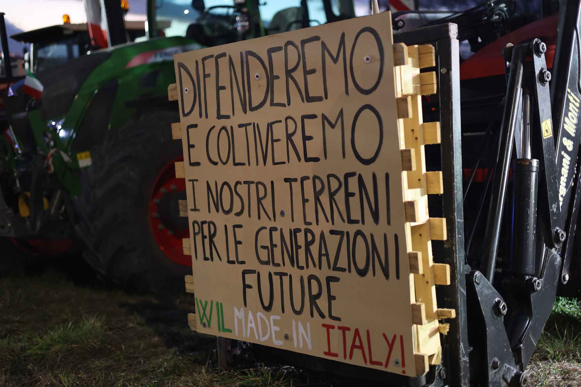 La Protesta Dei Trattori Spiazza Governo E Associazioni Agricoltori la-protesta-dei-trattori-spiazza-governo-e-associazioni-agricoltori