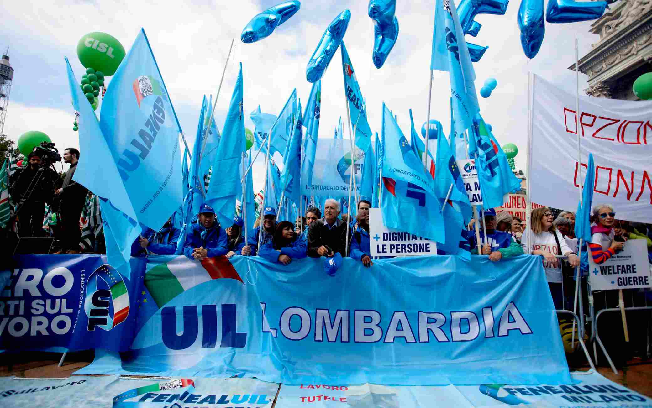 La manifestazione dei sindacati contro il Governo
