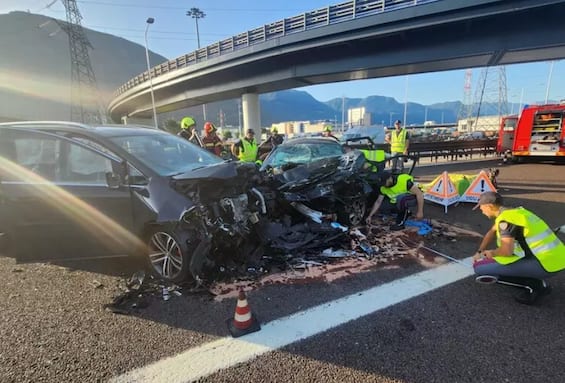 Bolzano, auto contromano sulla A22: un morto e 5 feriti Bolzano, auto contromano sulla A22: un morto e 5 feriti