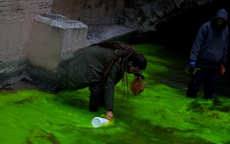 fiumi resi verdi dagli attivisti