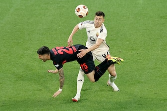 LEVERKUSEN, GERMANY - MAY 09: Stephan El Shaarawy of AS Rom (R) challenges Exequiel Palacios of Leverkusen (L) during the UEFA Europa League 2023/24 Semi-Final second leg match between Bayer 04 Leverkusen and AS Roma at BayArena on May 09, 2024 in Leverkusen, Germany. (Photo by Christof Koepsel/Getty Images) (Photo by Christof Koepsel/Getty Images)