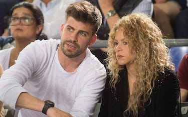 BARCELONA, SPAIN - APRIL 17:  Gerard Pique, FC Barcelona football player and his partner colombian singer Shakira, attend the 2014-2015 Turkish Airlines Euroleague Basketball Play Off Game 2 between FC Barcelona v Olympiacos Piraeus at Palau Blaugrana on April 17, 2015 in Barcelona, Spain.  (Photo by Rodolfo Molina/Euroleague Basketball via Getty Images)