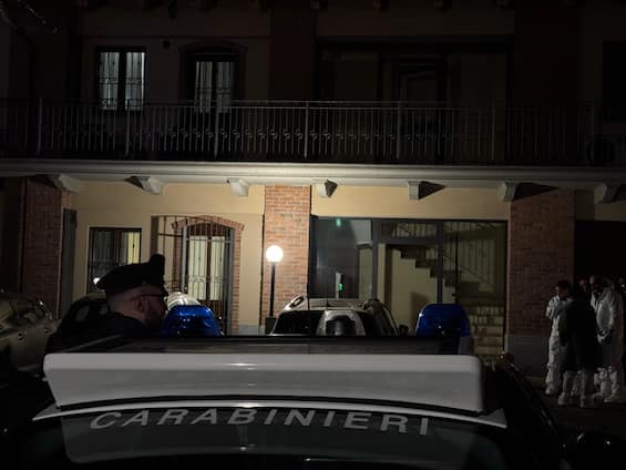 lite in condominio uccide coppia di vicini e si toglie vita nel torinese