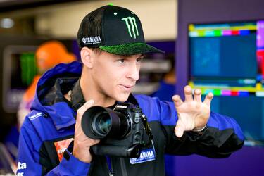 Quartararo in versione fotografo