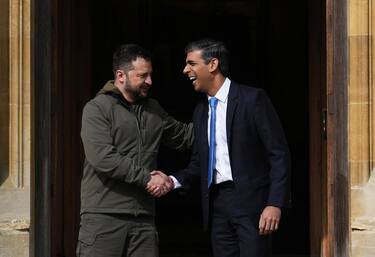 AYLESBURY, ENGLAND - MAY 15: Britain's Prime Minister, Rishi Sunak (R), shakes hands with Ukraine's President, Volodymyr Zelenskyy, as he greets him on his arrival at Chequers on May 15, 2023 in Aylesbury, England. In recent days, Mr Zelensky has travelled to meet Western leaders seeking support for Ukraine in the war against Russia. The UK prime minister, Rishi Sunak, will reiterate the importance of providing a full package of support and will confirm the supply of air defence missiles and drones to help Ukraine's defence later today. (Photo by Carl Court/Getty Images)