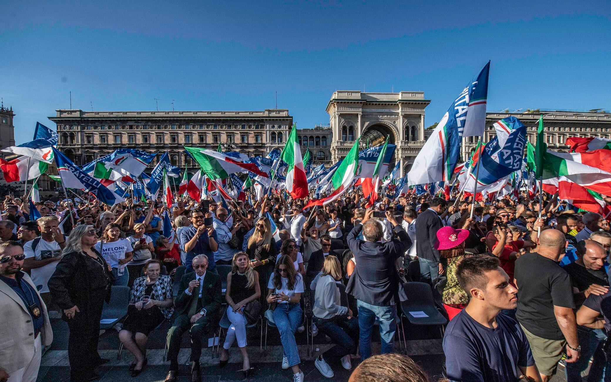 Giorgia Meloni Comizio in Piazza Del Duomo, Milano, 11 Settembre  2022,  ANSA/Andrea Fasani



