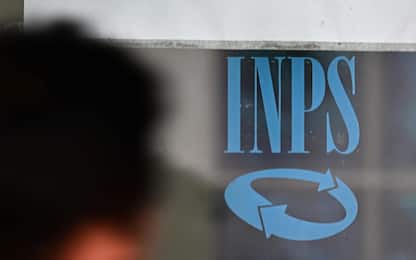 Veduta esterna della sede Inps in piazza della Vittoria a Genova, in una foto d'archivio del primo marzo 2023. ANSA/LUCA ZENNARO

(pensioni, previdenza, generiche, simbolica)