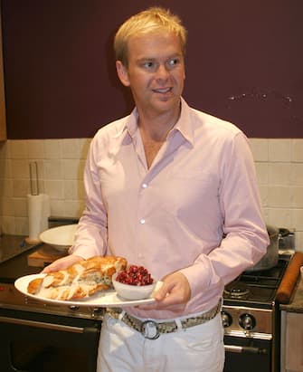 (AUSTRALIA OUT) Chef Bill Granger cooks up a Christmas lunch (including turkey, potatoes, salad,and pavlova for dessert) at Xmas in the City, 1 October 2004. SHD Picture by QUENTIN JONES (Photo by Fairfax Media via Getty Images via Getty Images)