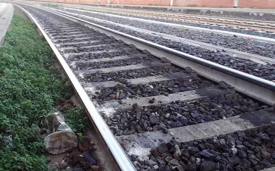 Treni, guasto a convoglio su Bologna Prato: ritardi di oltre tre ore Treni, guasto a convoglio su Bologna Prato: ritardi di oltre tre ore