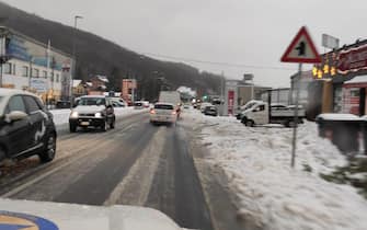 Foto fornita dalla protezione civile che documenta la nevicata in Liguria che ha bloccato Tir e auto sulla A7 tra Bolzaneto e Busalla, Genova, 4 dicembre 2020. ANSA/UFFICIO STAMPA PROTEZIONE CIVILE