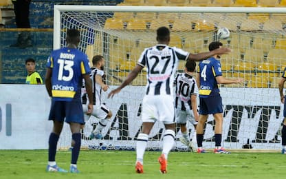 Serie A, l’Udinese vince 3-2 a Parma: è prima. Lazio-Verona 2-1. VIDEO