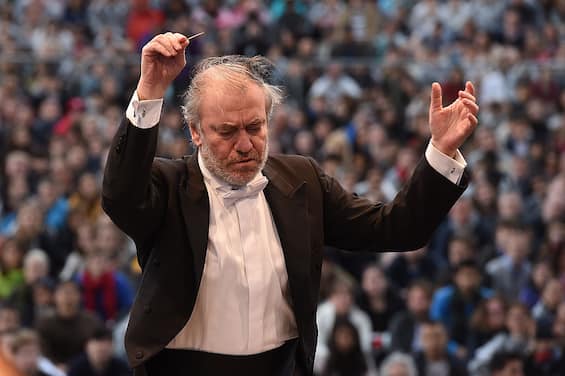 Navalnaya contro direttore orchestra Gergiev: 'Complice di Putin'