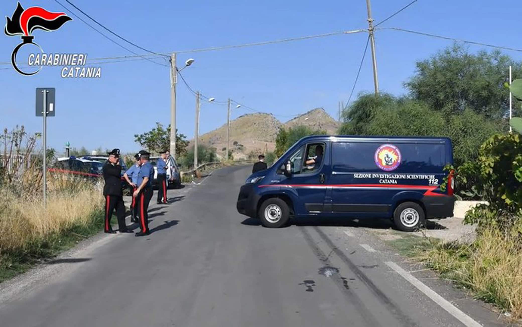 Un fermo immagine relativo al fermo di un romeno di 27 anni gravemente indiziato della rapina compiuta la notte tra il 4 ed il 5 settembre scorsi a Castel di Iudica in casa dell'avvocato 83enne in pensione Salvatore Laudani, che rimase ferito alla testa e che morì quattro giorni dopo il ricovero nell'ospedale San Marco di Catania, 7 ottobre 2022. ANSA/ CARABINIERI ++HO - NO SALES EDITORIAL USE ONLY++