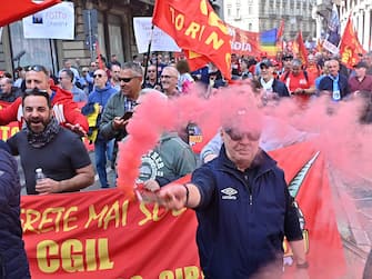 Corteo "Il rilancio di Torino parte da Mirafiori" organizzata da tutte le sigle sindacali, Torino, 12 aprile 2024 ANSA/ALESSANDRO DI MARCO