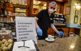 Bar in via Paleocapai apre lunedì in occasione della riapertura dopo il lockdown a causa del coronavirus Covid-19