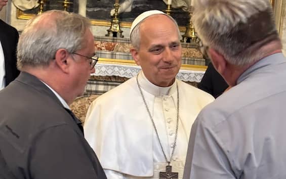 Papa Leone XIV a Santa Maria Maggiore prega sulla tomba di Francesco